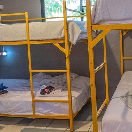 Happy House Backpackers Albergue Pai Exterior foto