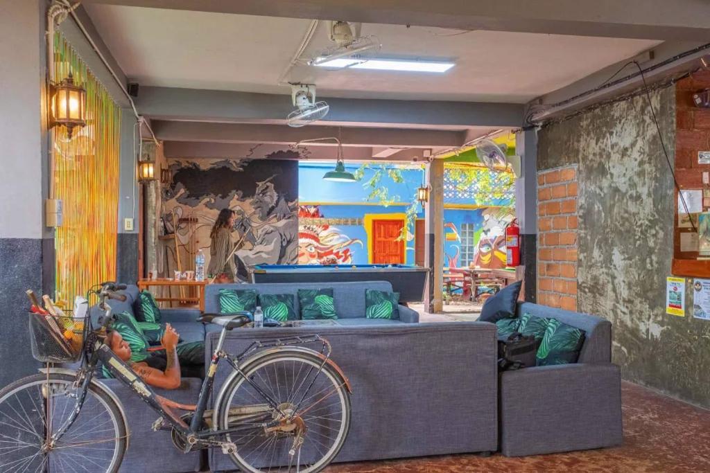 Happy House Backpackers Albergue Pai Exterior foto